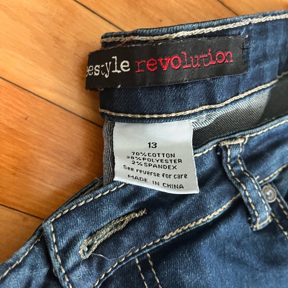 Jeans - Picture 2 of 3